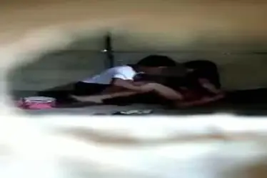 Aksi Ngintip Sejoli Bersetubuh Di Gubuk Sepi